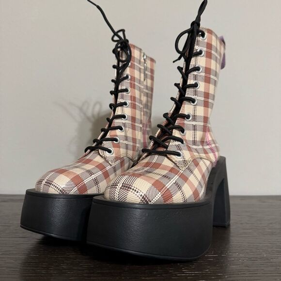 Women’s Larroude Olivia Patent Leather Platform Boot Size 8 Carmel Plaid - Picture 4 of 16